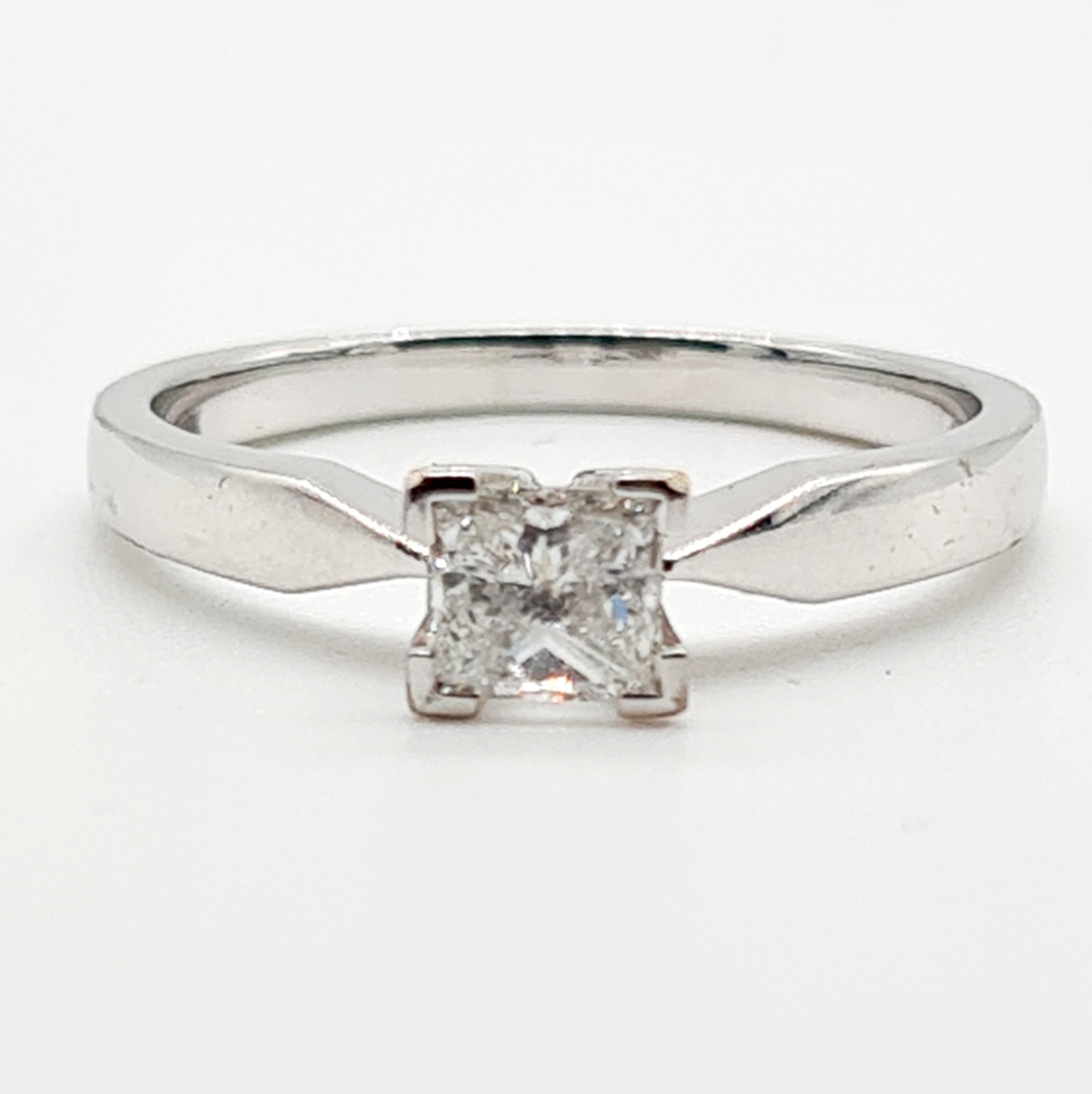 (0.40ct) 18ct White Gold Princess Cut Diamond Ring